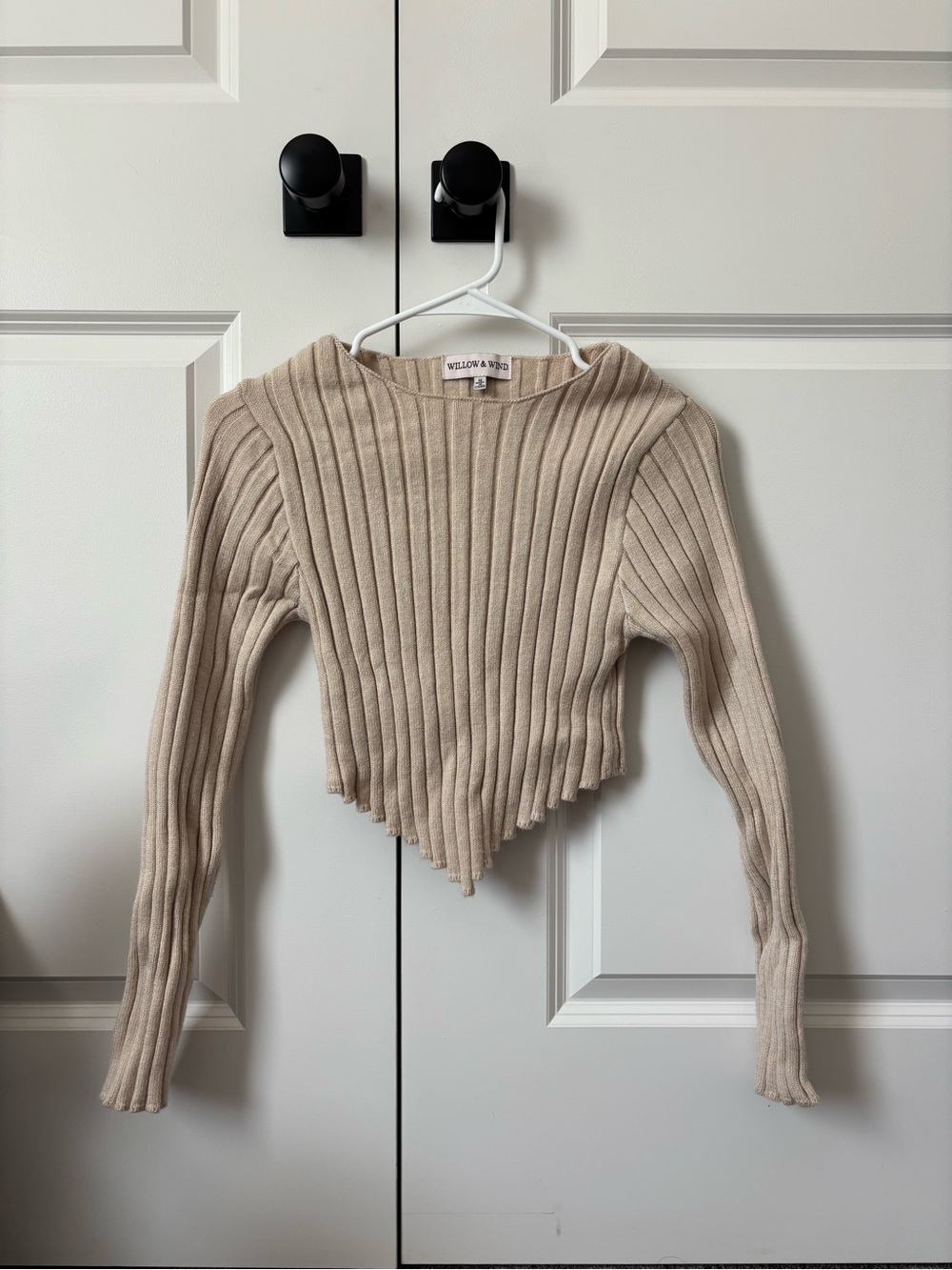 Willow & Wisp Beige Ribbed Pointed Hem Sweater